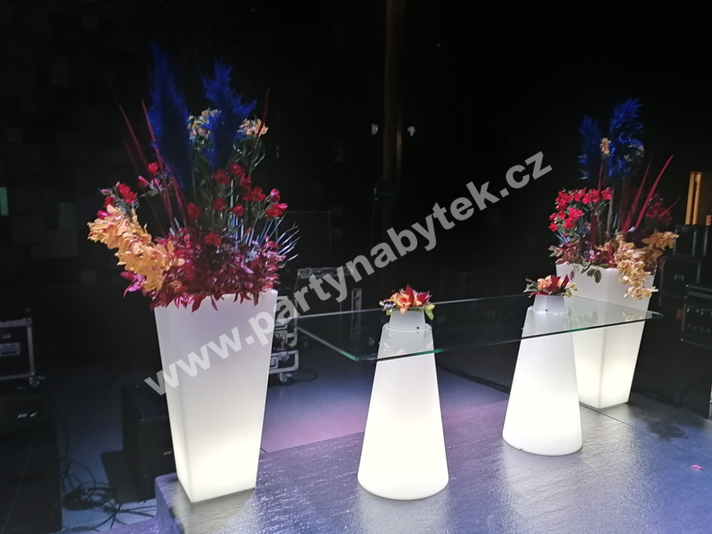 PARTY NÁBYTEK | Půjčovna nábytku, stolů, židlí a vybavení | Jídelní svítící stůl Peak_1