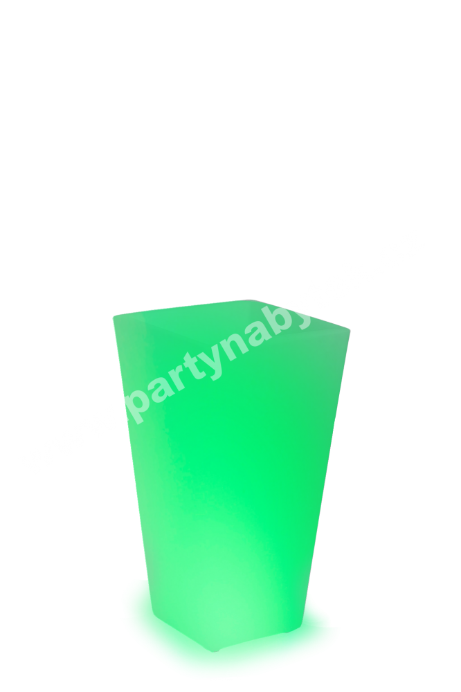 PARTY NÁBYTEK | Půjčovna nábytku, stolů, židlí a vybavení |