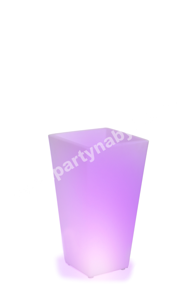 PARTY NÁBYTEK | Půjčovna nábytku, stolů, židlí a vybavení |