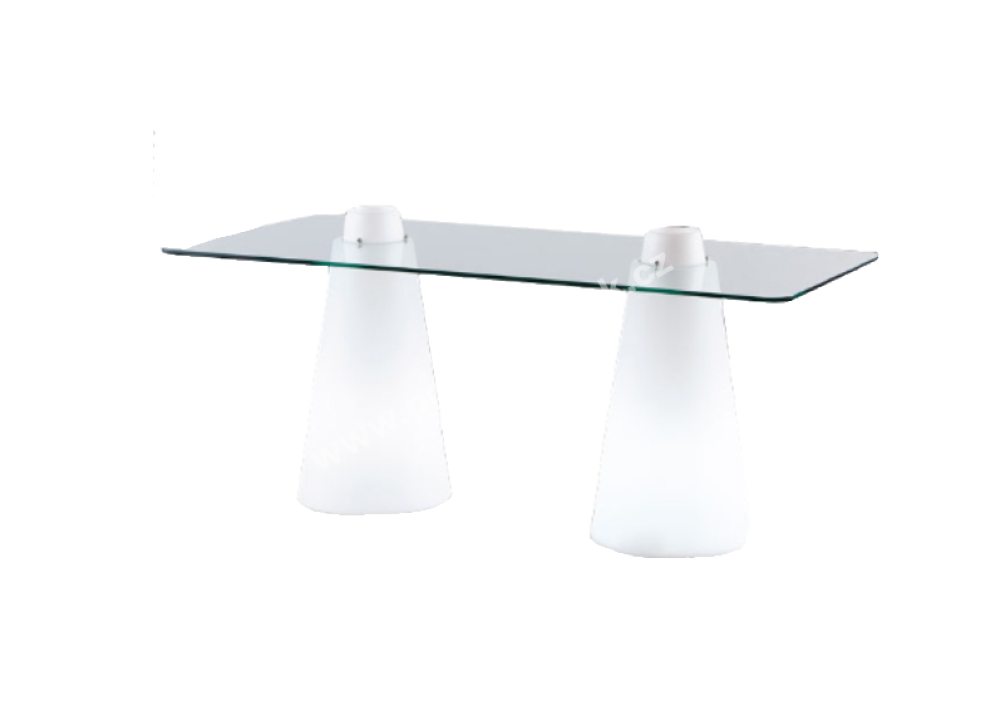 PARTY NÁBYTEK | Půjčovna nábytku, stolů, židlí a vybavení |