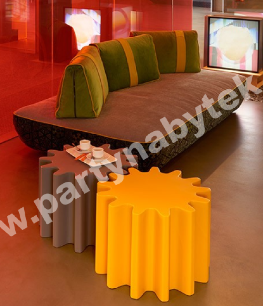 PARTY NÁBYTEK | Půjčovna nábytku, stolů, židlí a vybavení | Ministolek/taburet Gear_2