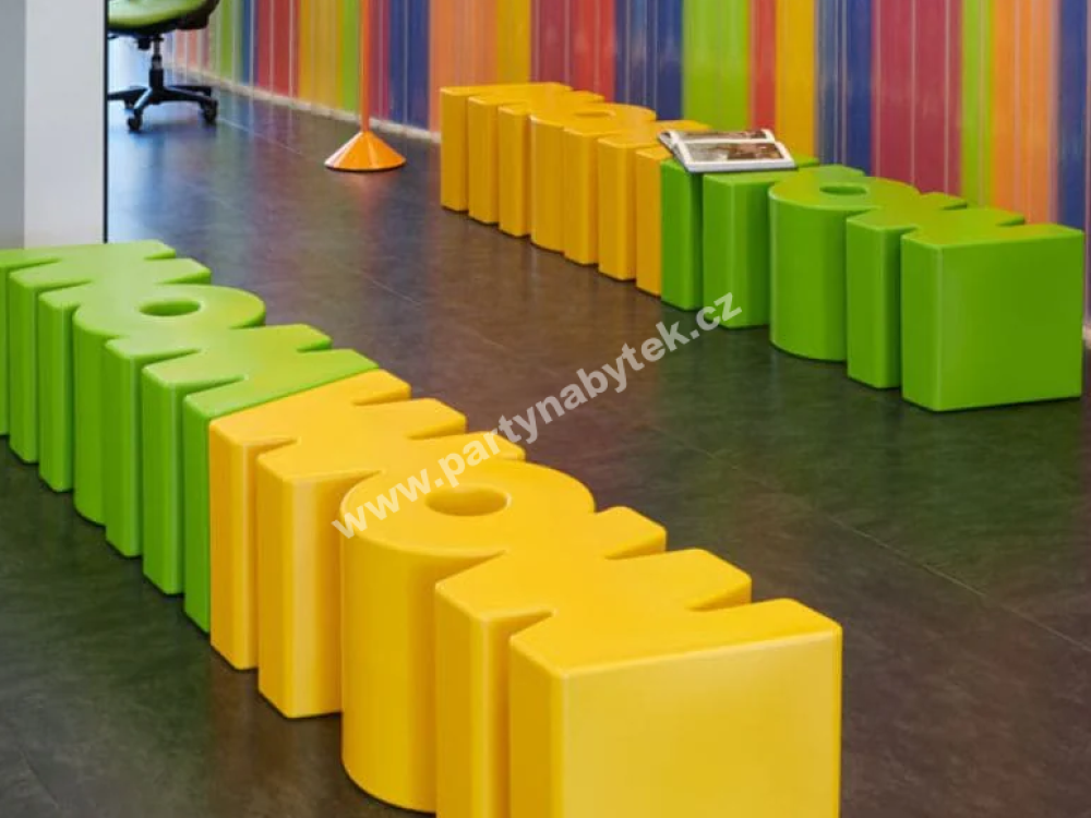 PARTY NÁBYTEK | Půjčovna nábytku, stolů, židlí a vybavení |
